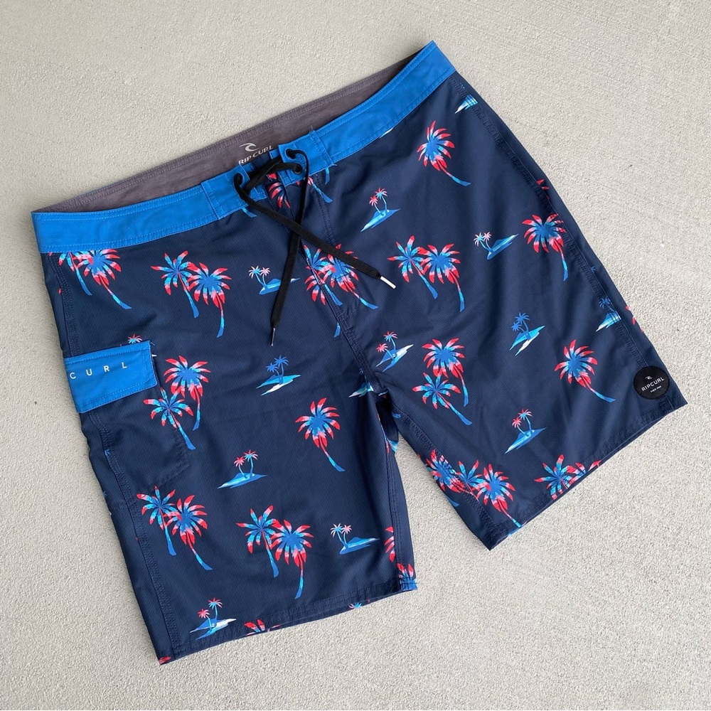 RIP CURL Men’s Swim Trunks Size Large Navy with Palm Trees